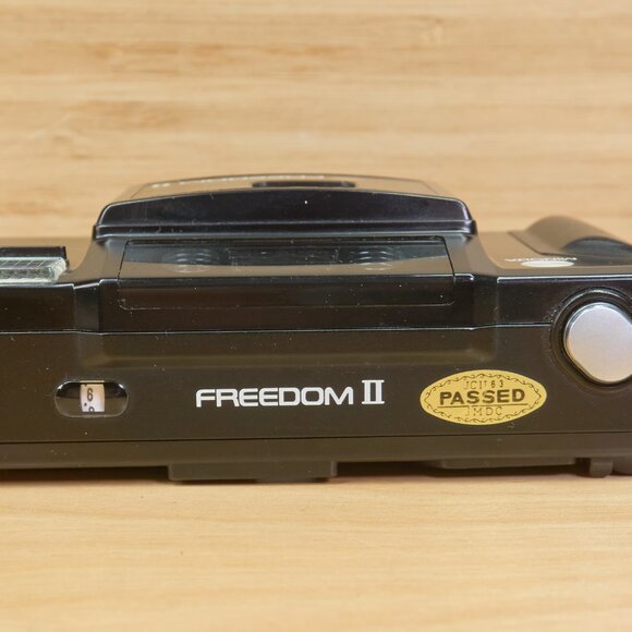 Minolta Freedom II Film Camera / 35mm Point and Shoot / Autofocus  Made in Japan - Picture 4 of 7